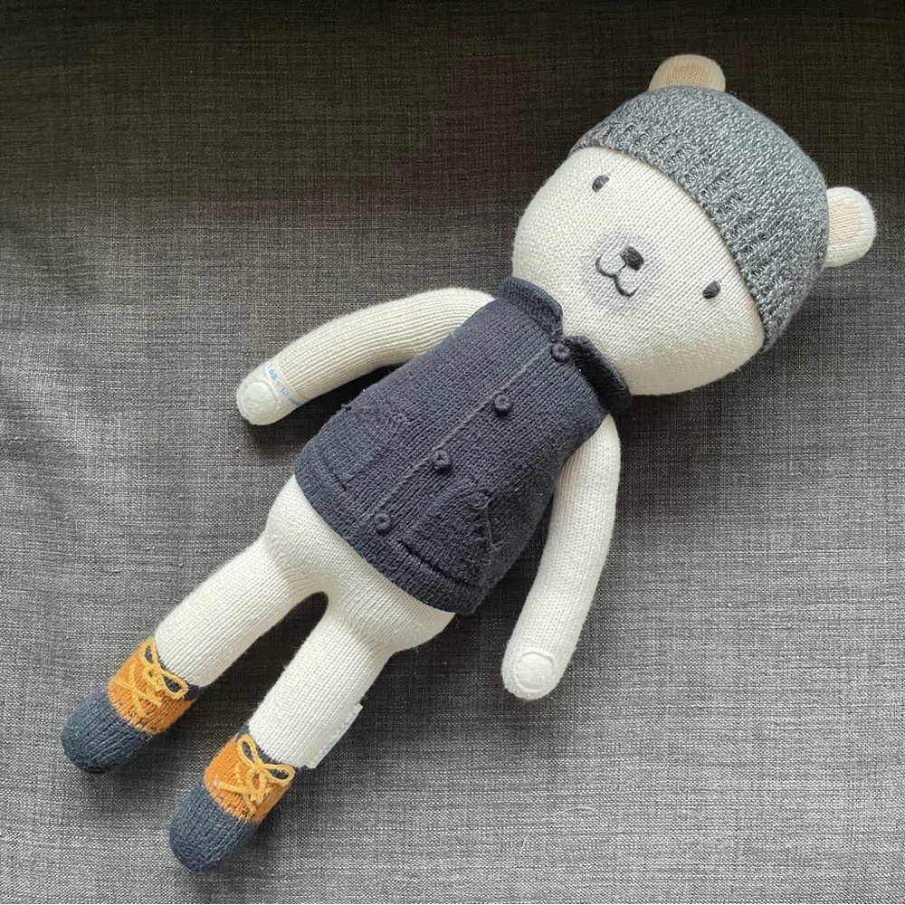 [cuddle + kind] Hudson the Polar Bear